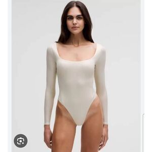 Lululemon Wundermost Nulu Long Sleeve Bodysuit Cream Gold Shine Size XL